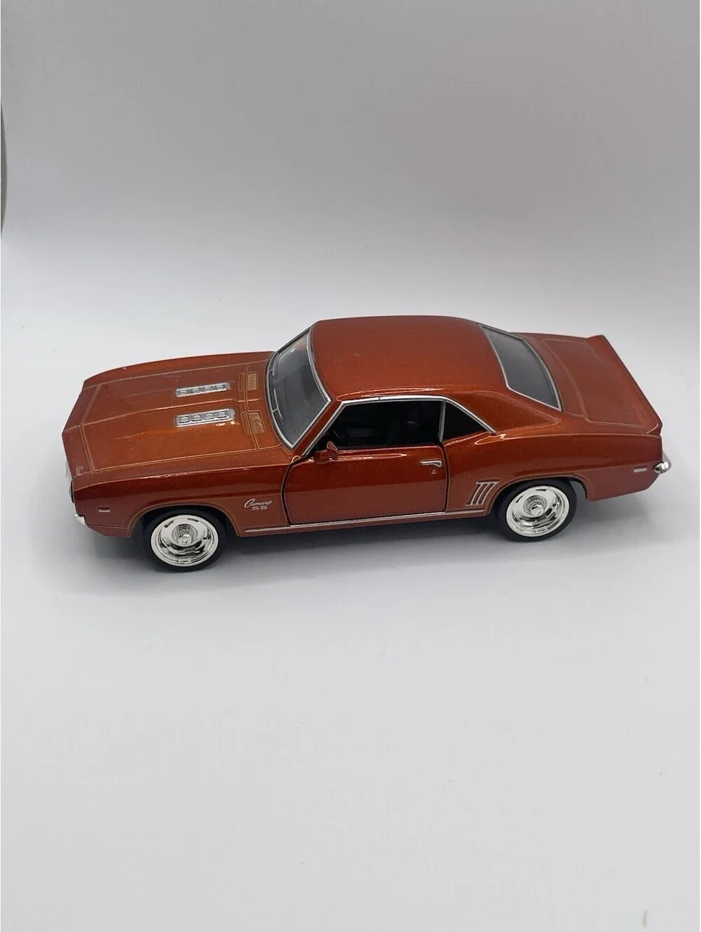 1969 Chevy Camaro SS / RMZ CITY DIE CAST Scale 1:32 Red Pull Back